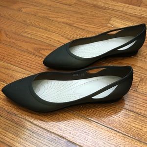 Black Everyday Flats
